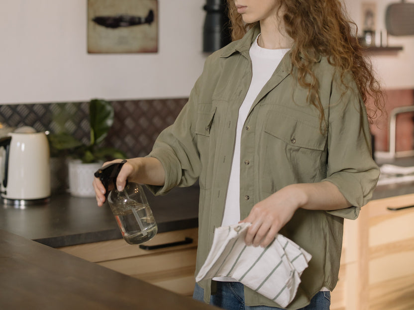 Why we use vinegar in our all natural cleaning products - Seaside Naturals Inc.